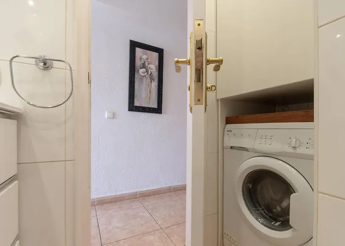 Santa Maria 67 - Two Bed Apartment *