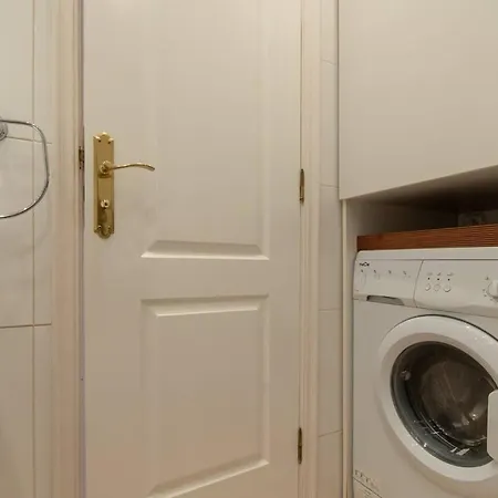 Santa Maria 67 - Two Bed Daire