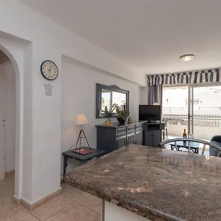 Santa Maria 67 - Two Bed Daire *